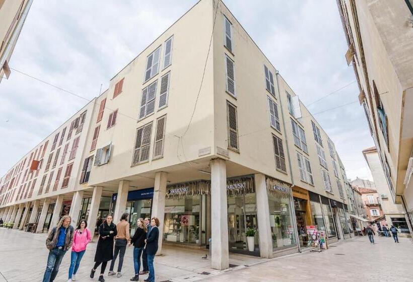 客栈 Neva Room With Private Bathroom