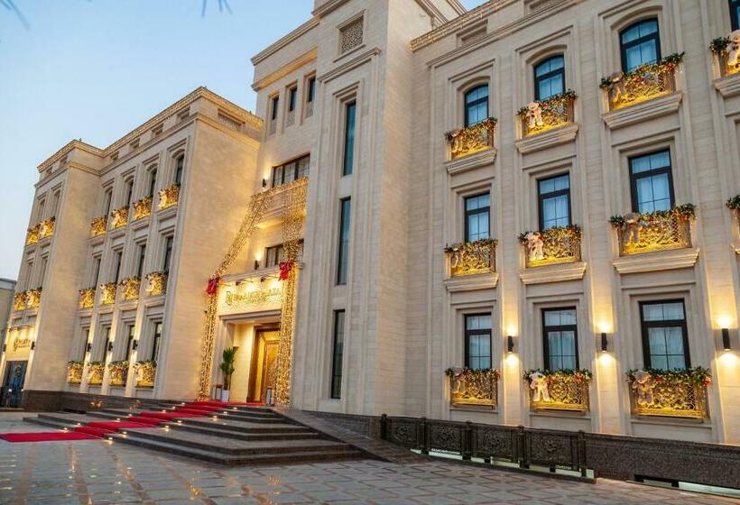 فندق Paradise Plaza Luxury