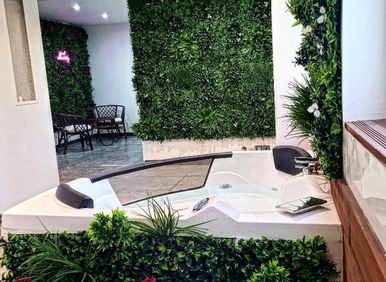 Paris Rosny 2   Appartement Love Room With Jacuzzi