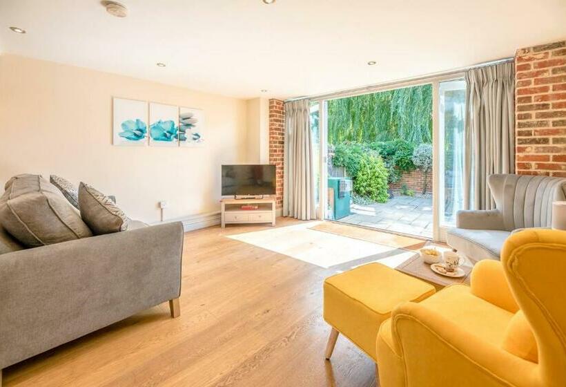 Maple Barn: Lux Rural Retreat Near Norfolk Coast