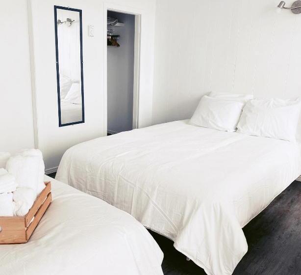 فندق على الطريق à Bon Port