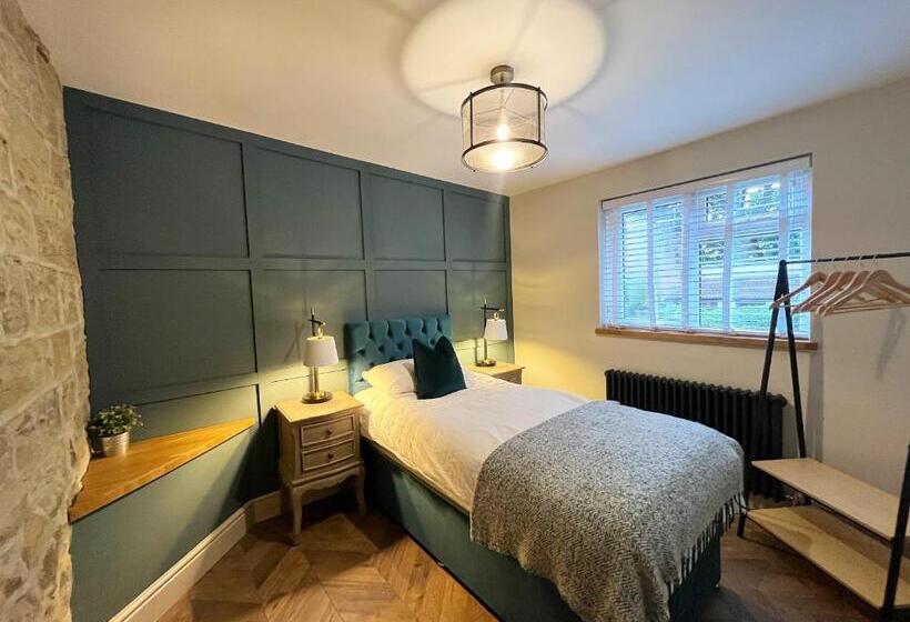 Mulberry House   Morpeth Town Centre   Hot Tub