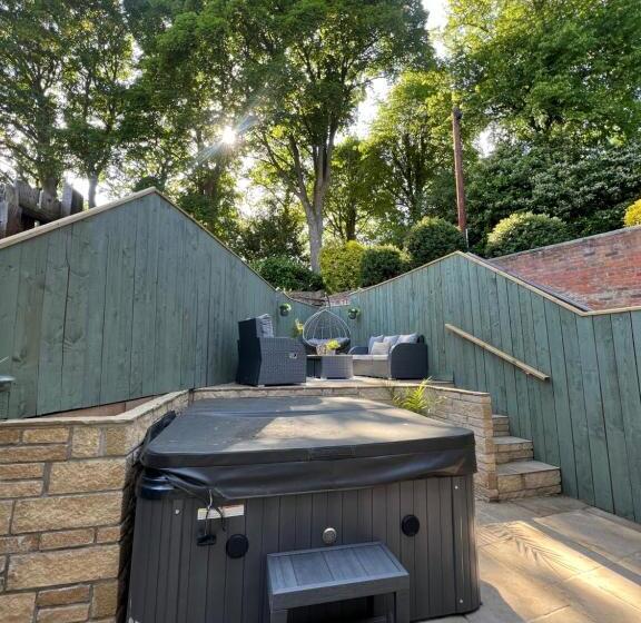 Mulberry House   Morpeth Town Centre   Hot Tub