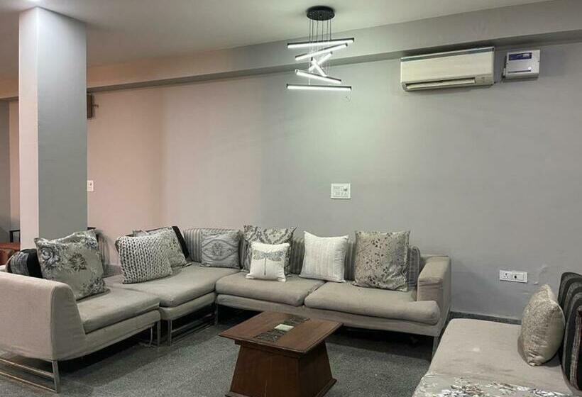 ペンション Big Hall For Functions, Parties Loud Music Allowed