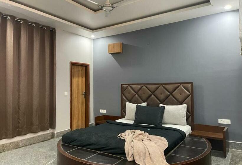 ペンション Big Hall For Functions, Parties Loud Music Allowed