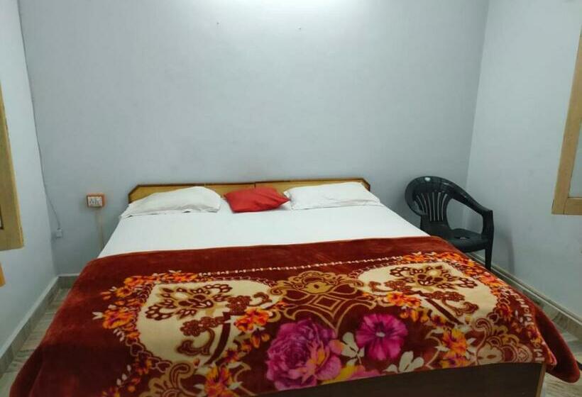 膳宿费 Ganga View Harry Stay