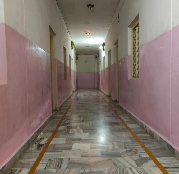 膳宿费 Ganga View Harry Stay