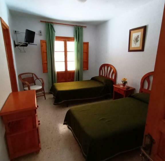 پانسیون Hostal Moncada