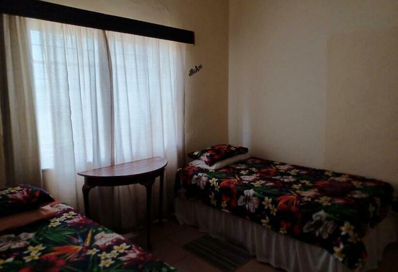 פנסיון Khaya Langa Guest House & Contractors Accommodation