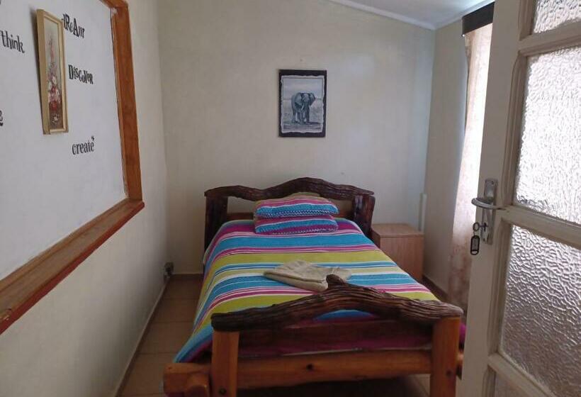 פנסיון Khaya Langa Guest House & Contractors Accommodation