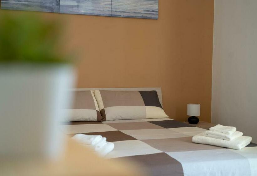 פנסיון L Angolo Di Acitrezza