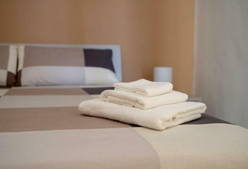 פנסיון L Angolo Di Acitrezza