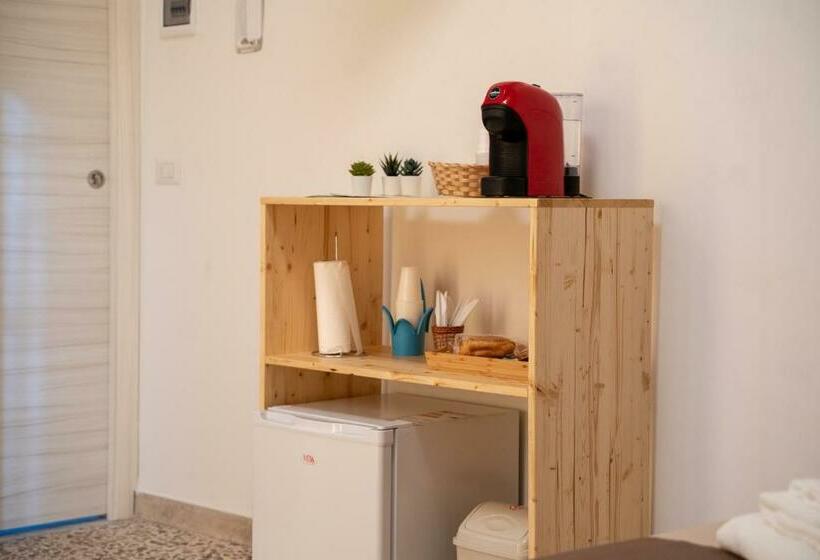 פנסיון L Angolo Di Acitrezza