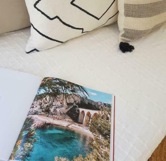 膳宿费 Magnifique Cabanon Face Au Garlaban à Aubagne