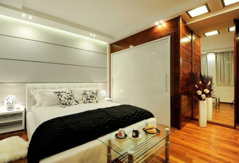 펜션 Main Street Studio And Rooms