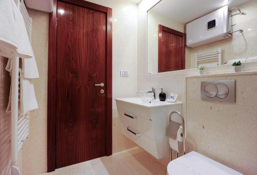 펜션 Main Street Studio And Rooms