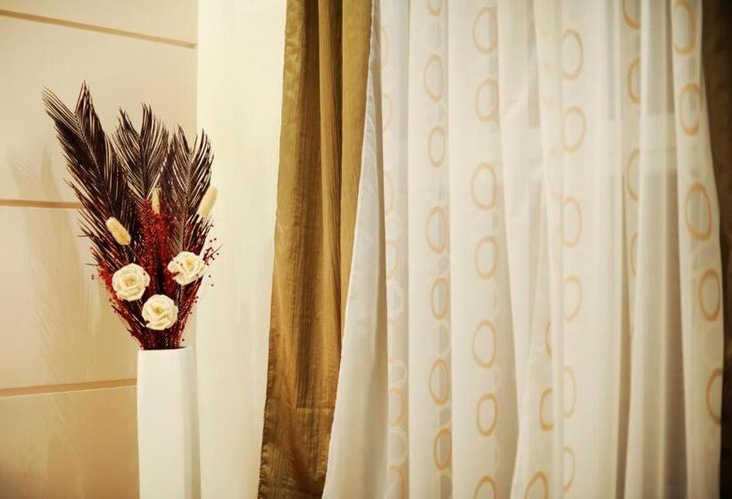 펜션 Main Street Studio And Rooms