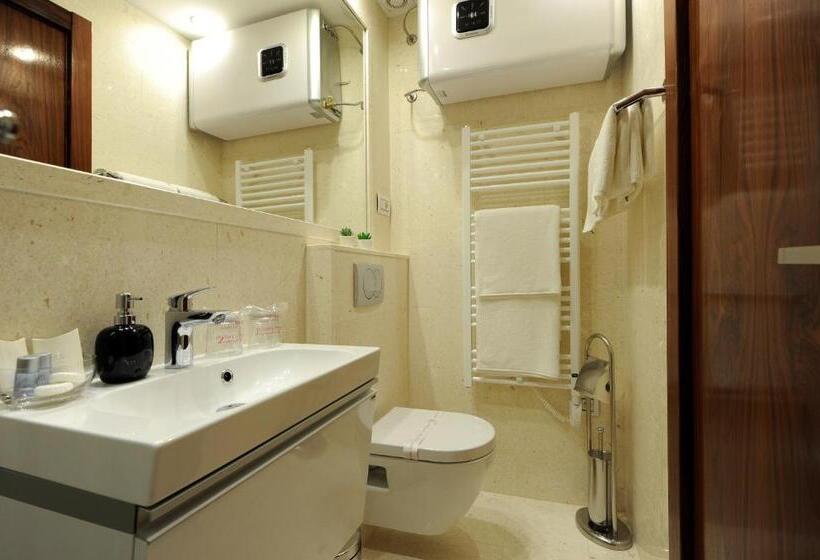 펜션 Main Street Studio And Rooms