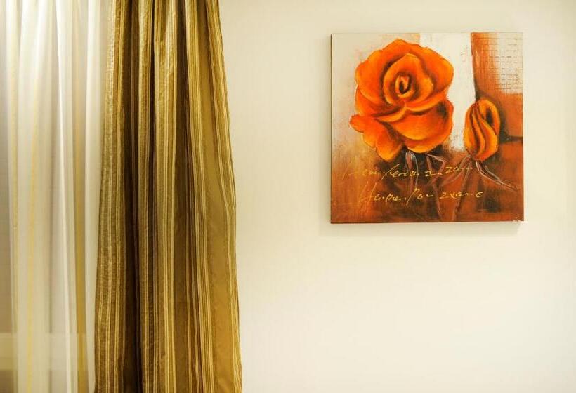 펜션 Main Street Studio And Rooms