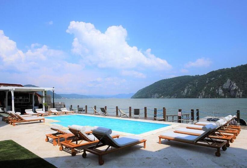 بنسيون Serenity