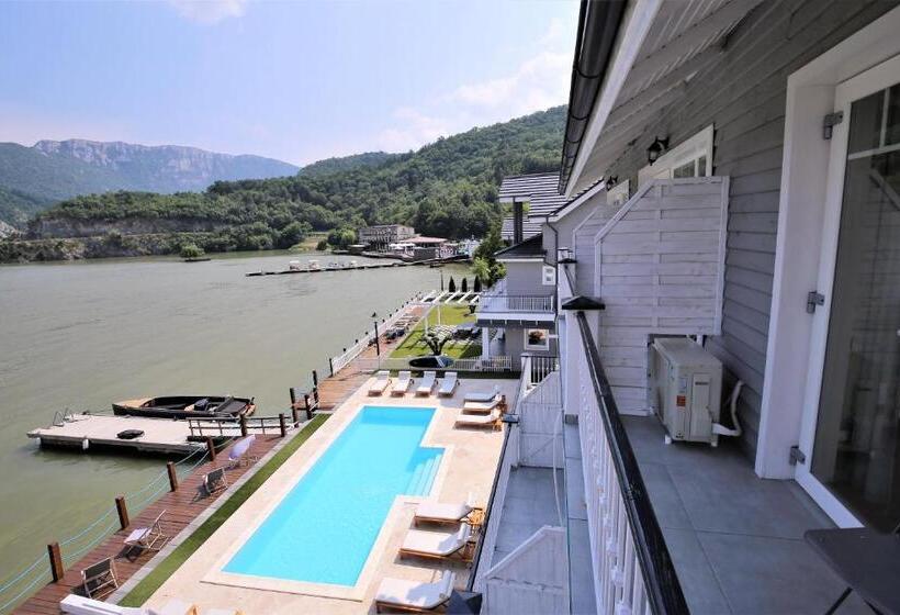 بنسيون Serenity