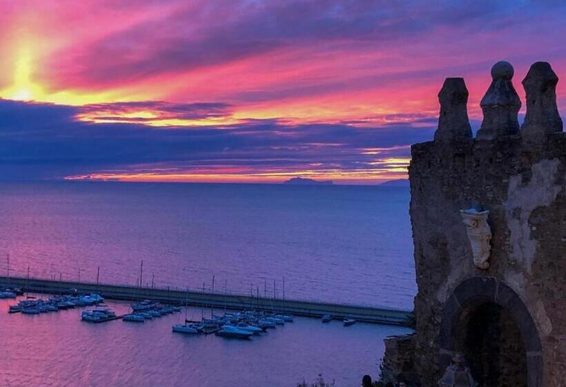 پانسیون Suites Luisa Sanfelice