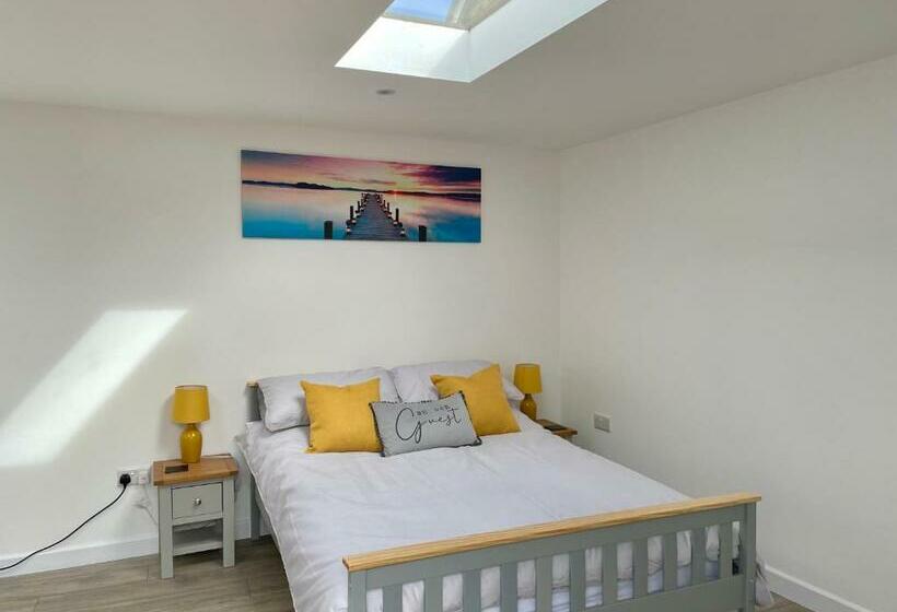 פנסיון The Little Hideaway