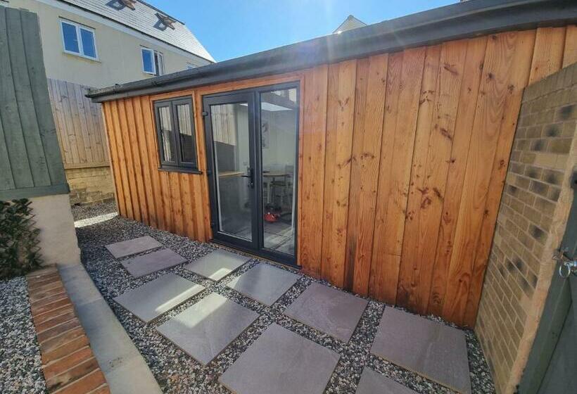 פנסיון The Little Hideaway