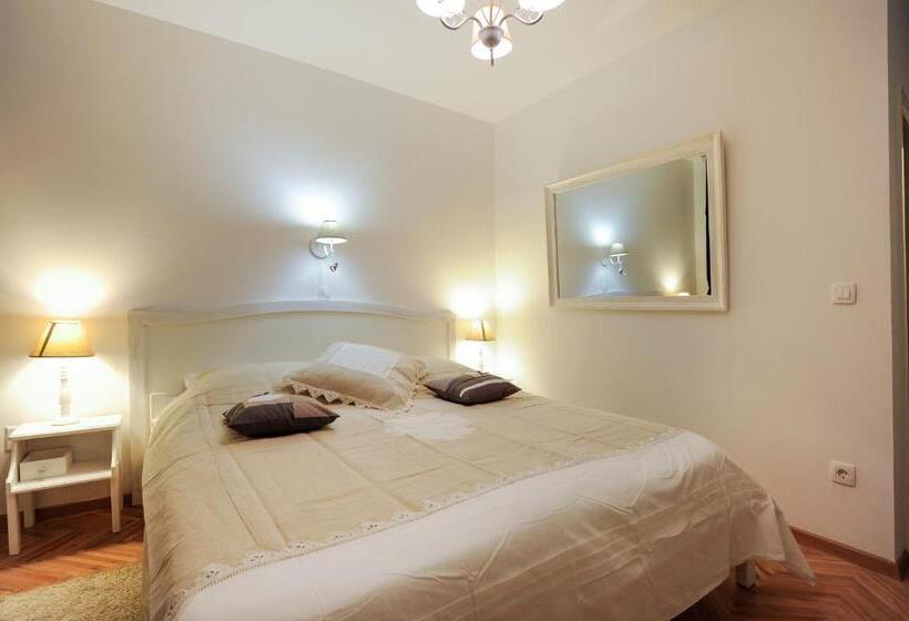 膳宿费 Tinel Rooms Old City Center