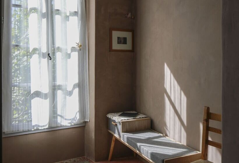 مبيت وإفطار Le 37 Malaucene