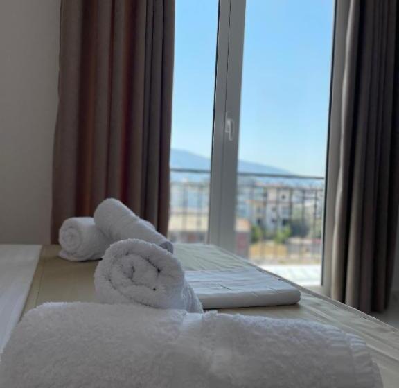 ホテル Golden Hill Ksamil