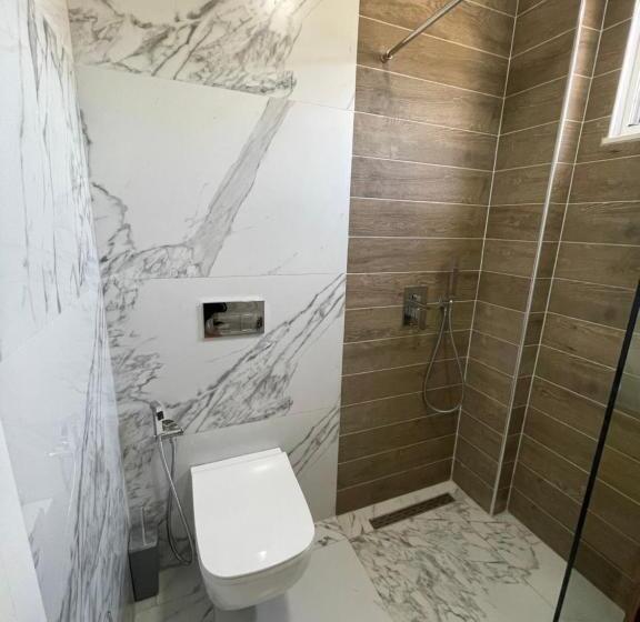 ホテル Golden Hill Ksamil