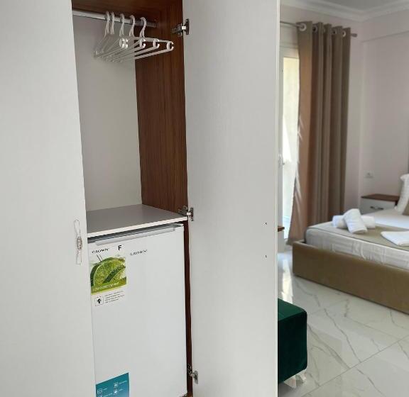 ホテル Golden Hill Ksamil