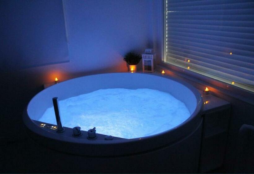 Jacuzzi Amanecer De Plata Decoración Romántica