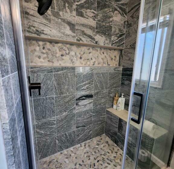 Modern 4 Bed Bungalow San Leandro Oakland Airport Washerdryer Ideal For Long Term Stay