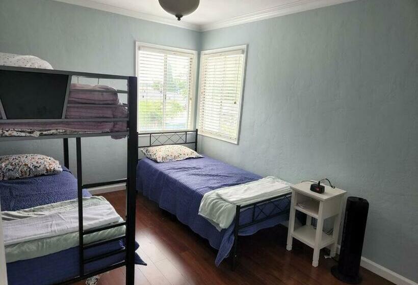 Modern 4 Bed Bungalow San Leandro Oakland Airport Washerdryer Ideal For Long Term Stay