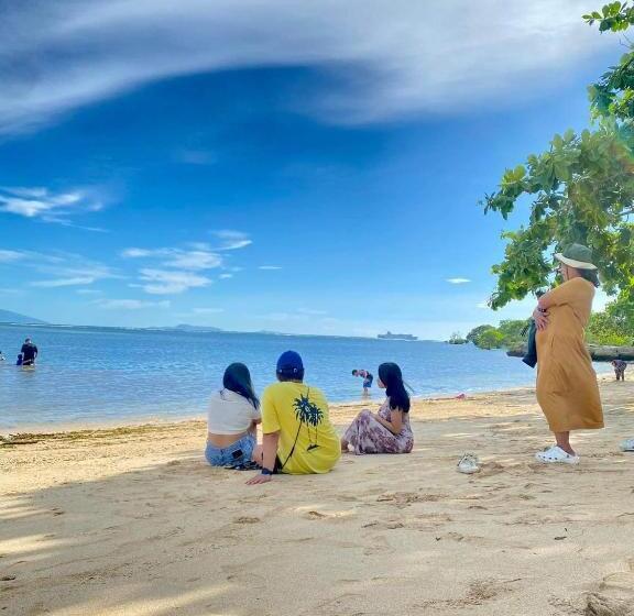 Pensiune Calatagan S Bahay Kubo   With Beach Access
