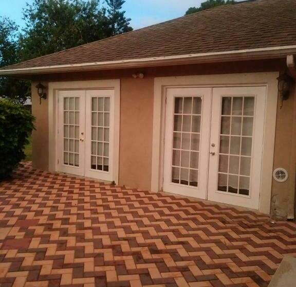 ペンション Room In Apartment Small Cozy Apartment