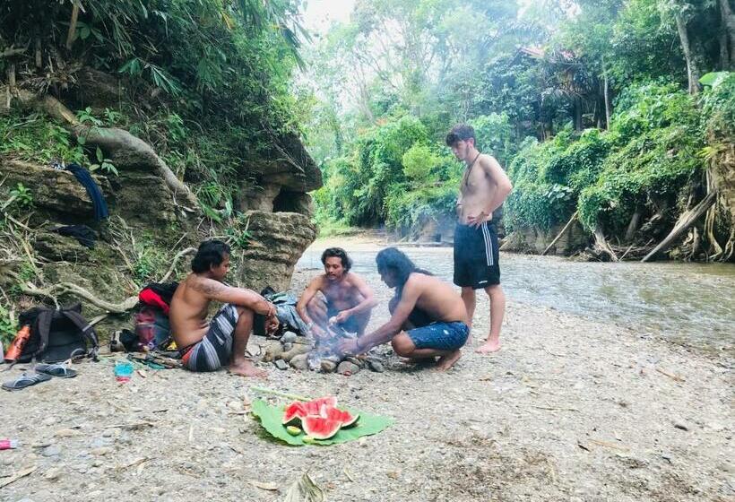 Пансион Sab’s Hidden Inn