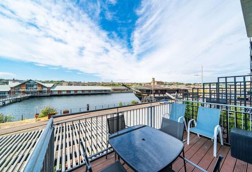Quayside Apartment