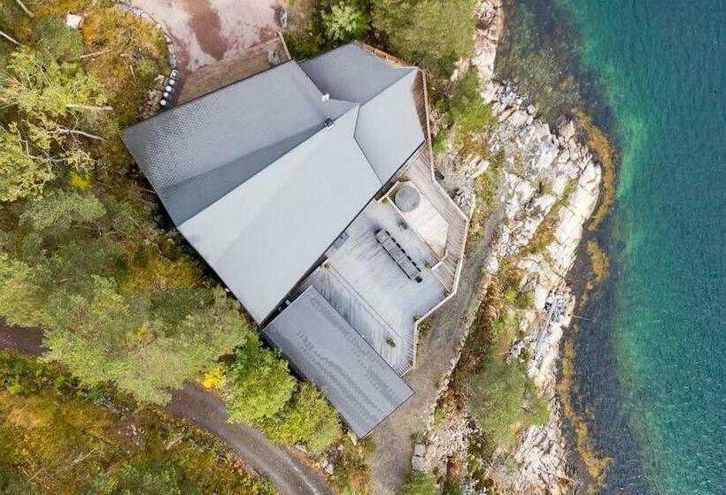 Stunning House In The Fjords