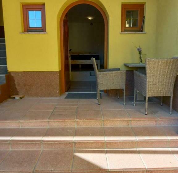 Tubej B&b Family Room