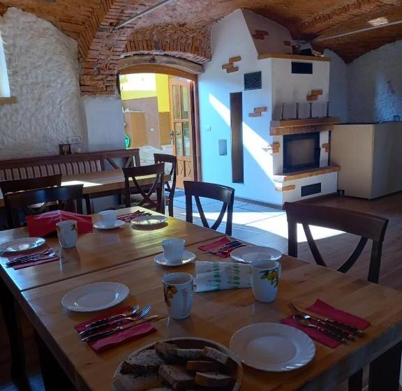 Tubej B&b Family Room