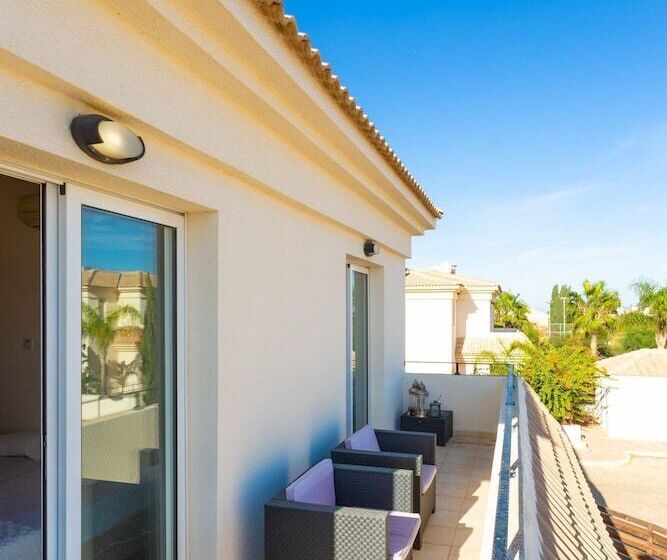 Villa Chryso In Paralimni