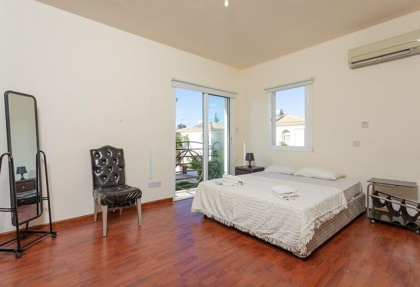 Villa Chryso In Paralimni