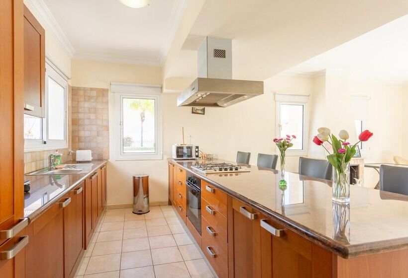 Villa Chryso In Paralimni