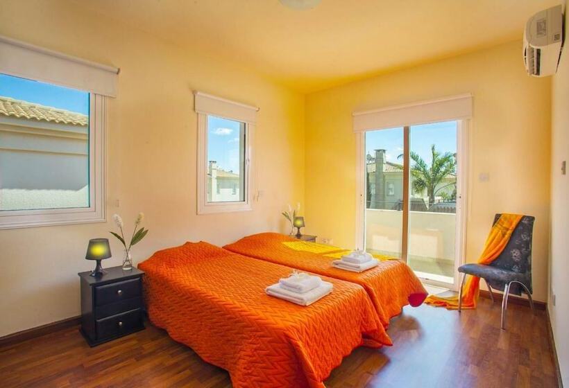 Villa Miracle In Paralimni