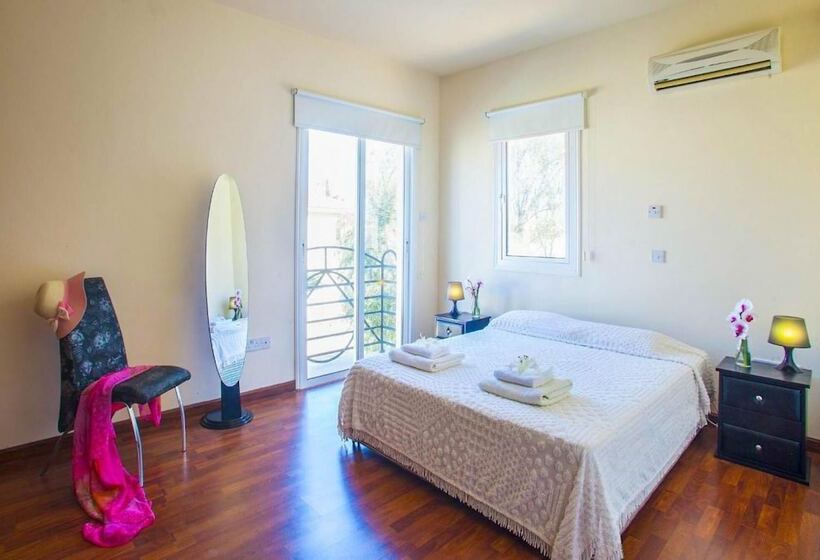Villa Miracle In Paralimni