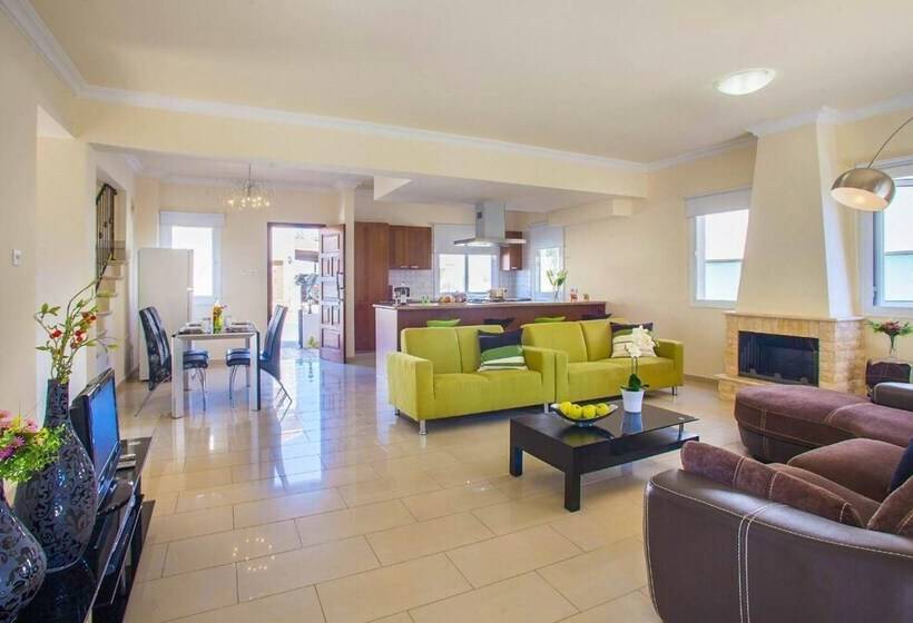 Villa Miracle In Paralimni