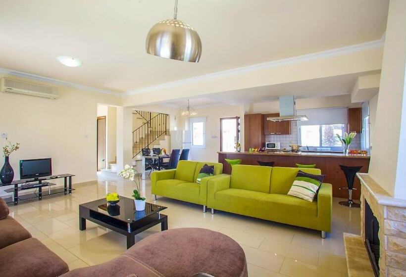 Villa Miracle In Paralimni